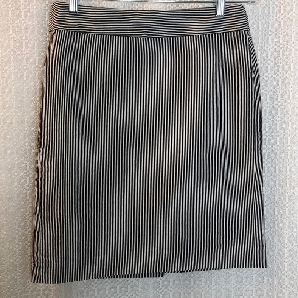 Banana Republic lightweight striped skirt